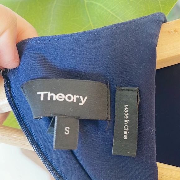 Theory Anastaza Winslow Crepe pleated tiered top in Sea Blue size small $295 - Picture 11 of 13